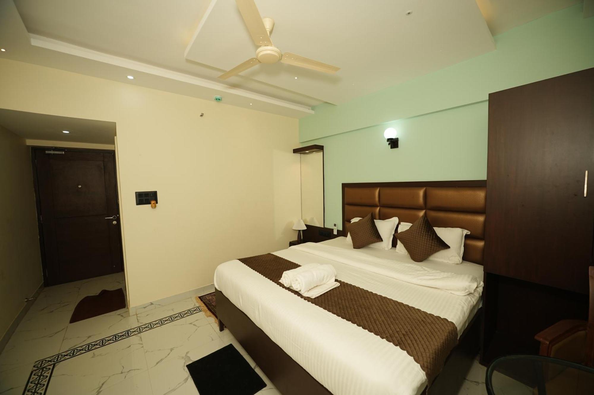 Saikiran Hotel 마푸사 외부 사진
